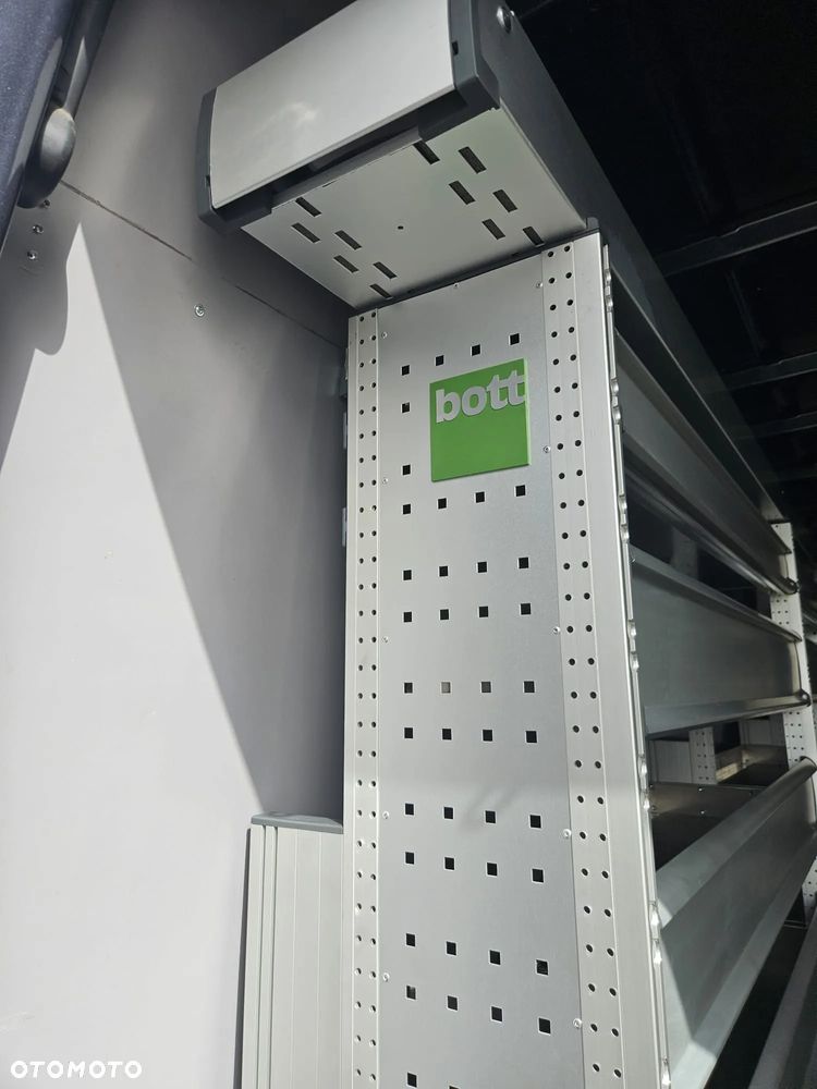 Mercedes-Benz Sprinter - 20