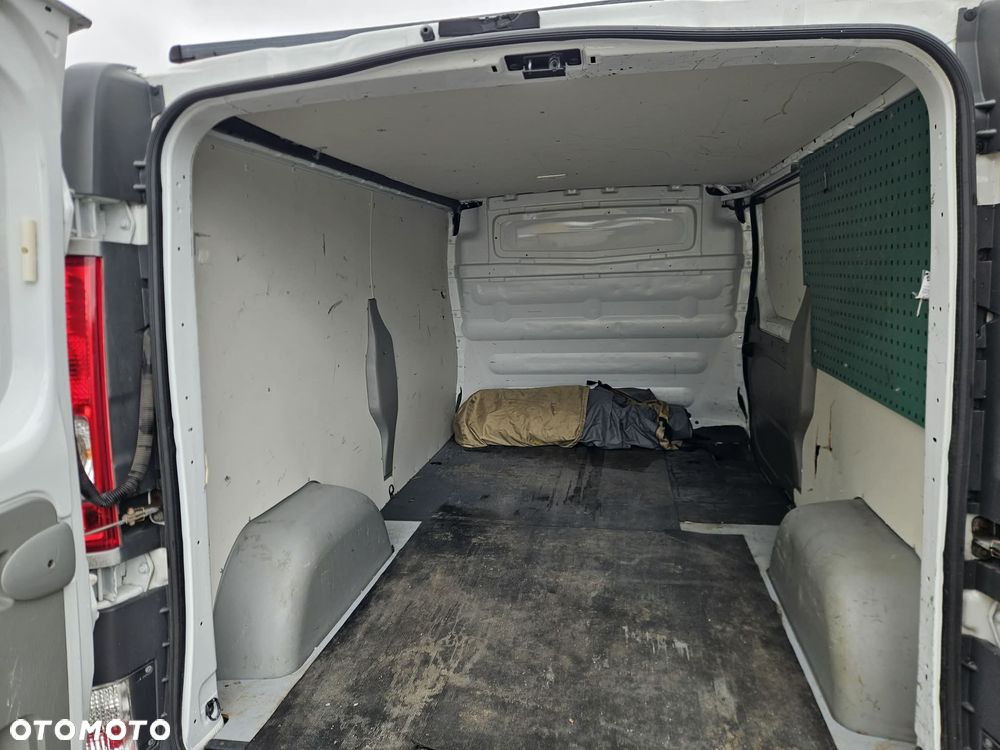 Opel Vivaro - 10