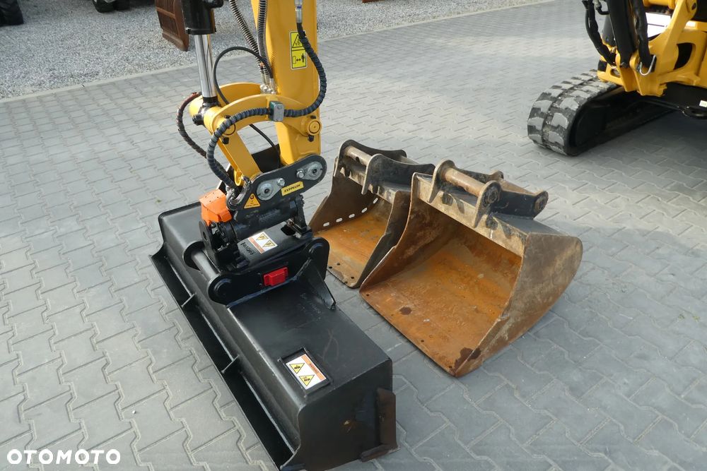 Caterpillar 302.7 PAWERTILT TRZY ŁYŻKI - 10