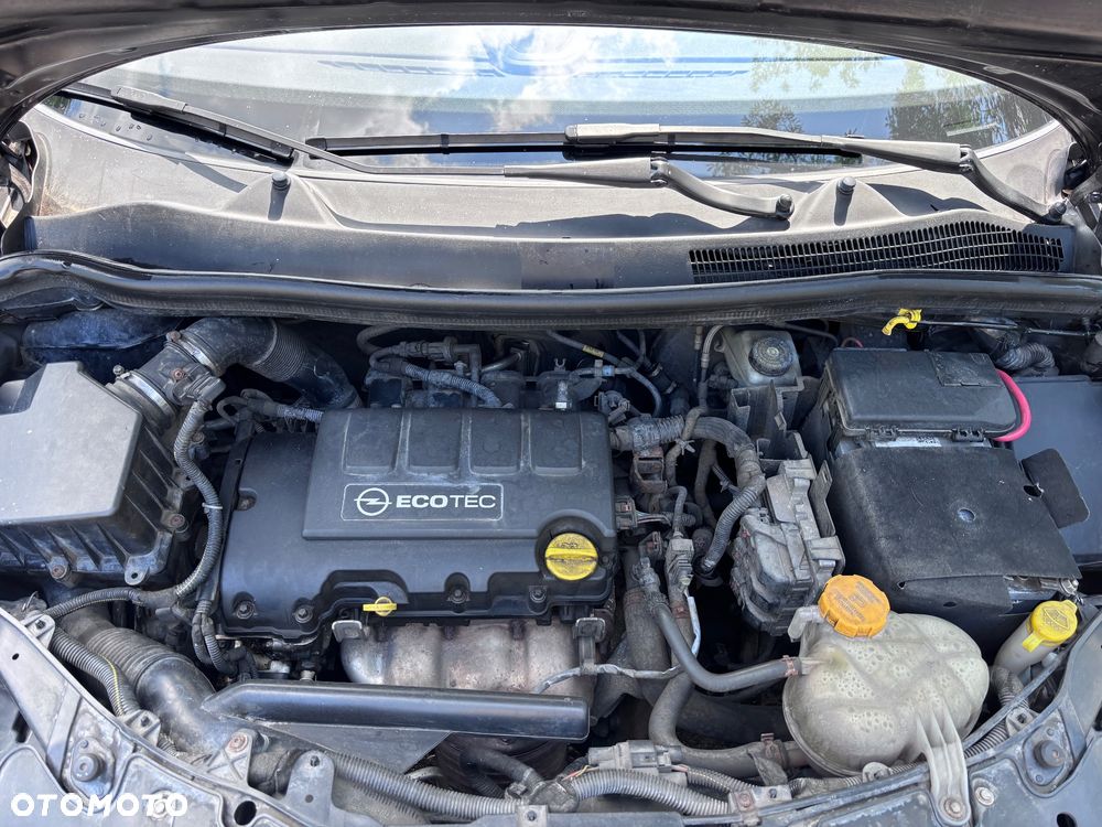 Opel Corsa 1.4 16V Cosmo - 10