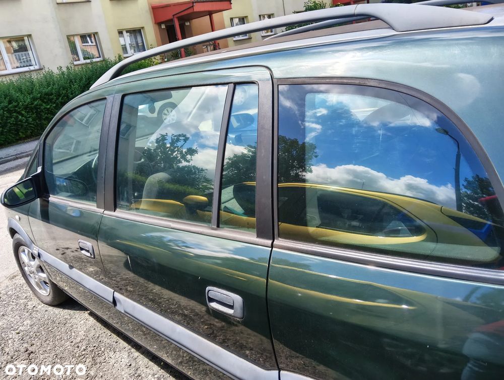 Opel Zafira 1.6 16V Comfort - 5