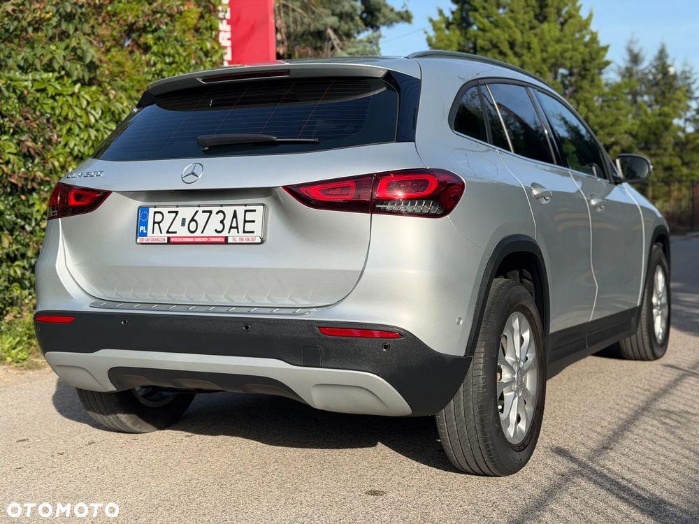 Mercedes-Benz GLA 200 Style - 4