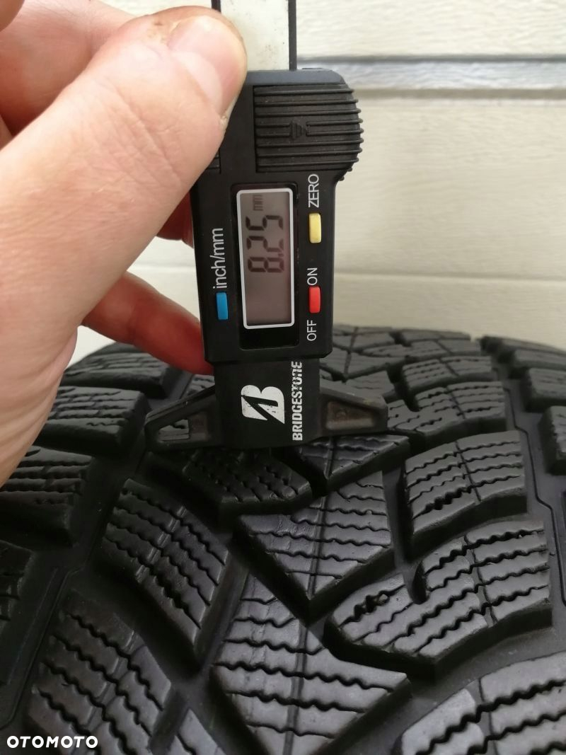 Opona zimowa 235/45 R 18 Dunlop Winter Sport 5 - 3
