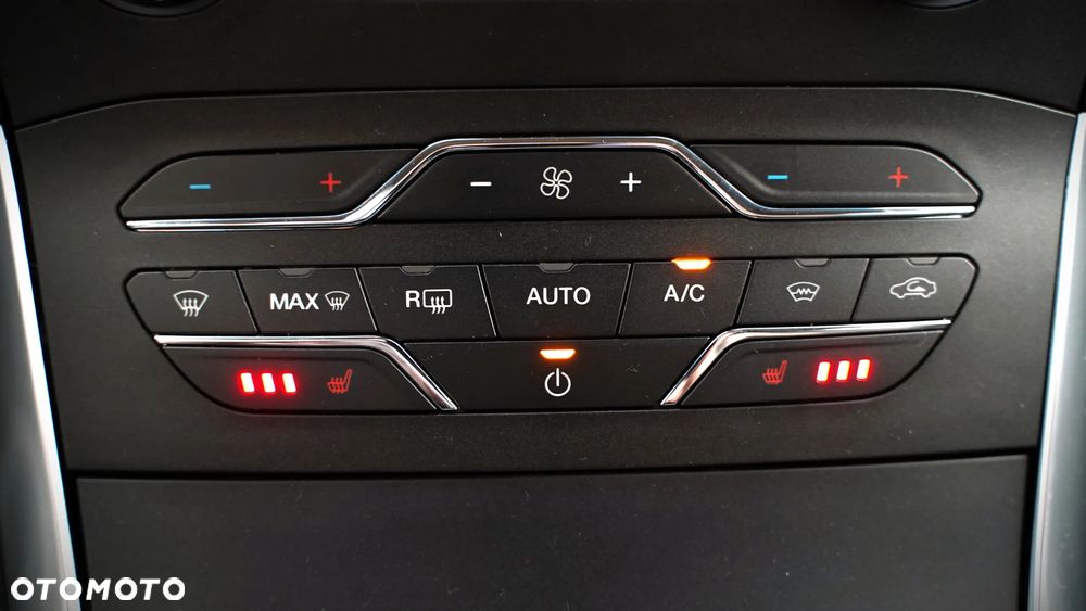 Ford Edge 2.0 TDCi Twin-Turbo 4WD Titanium - 33