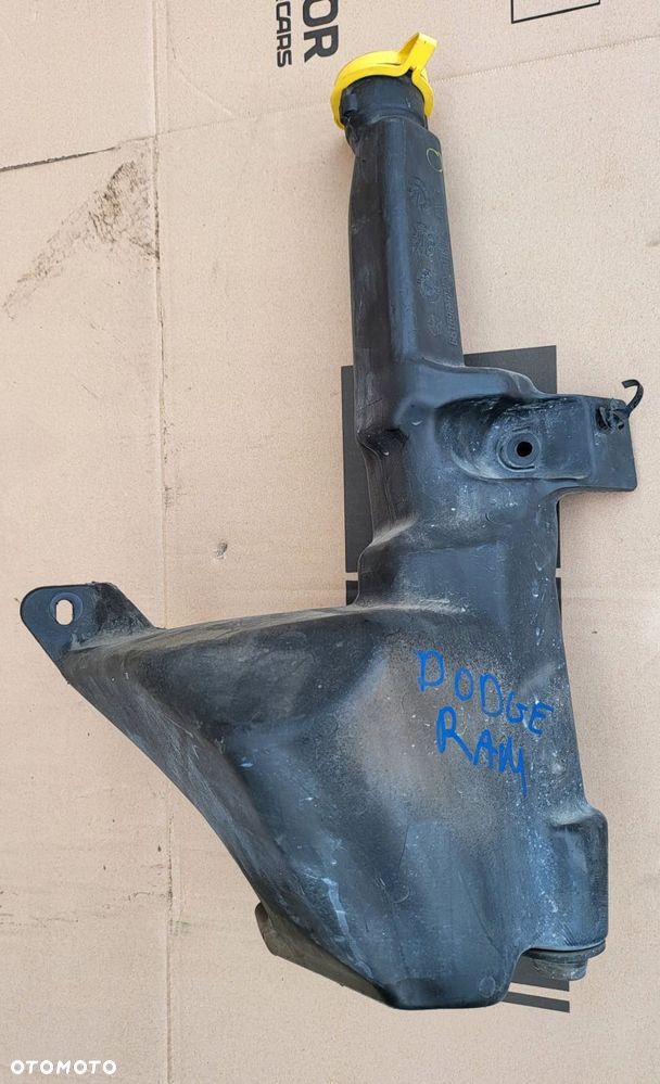 zbiorniczek spryskiwaczy dodge ram 12-18 r - 1