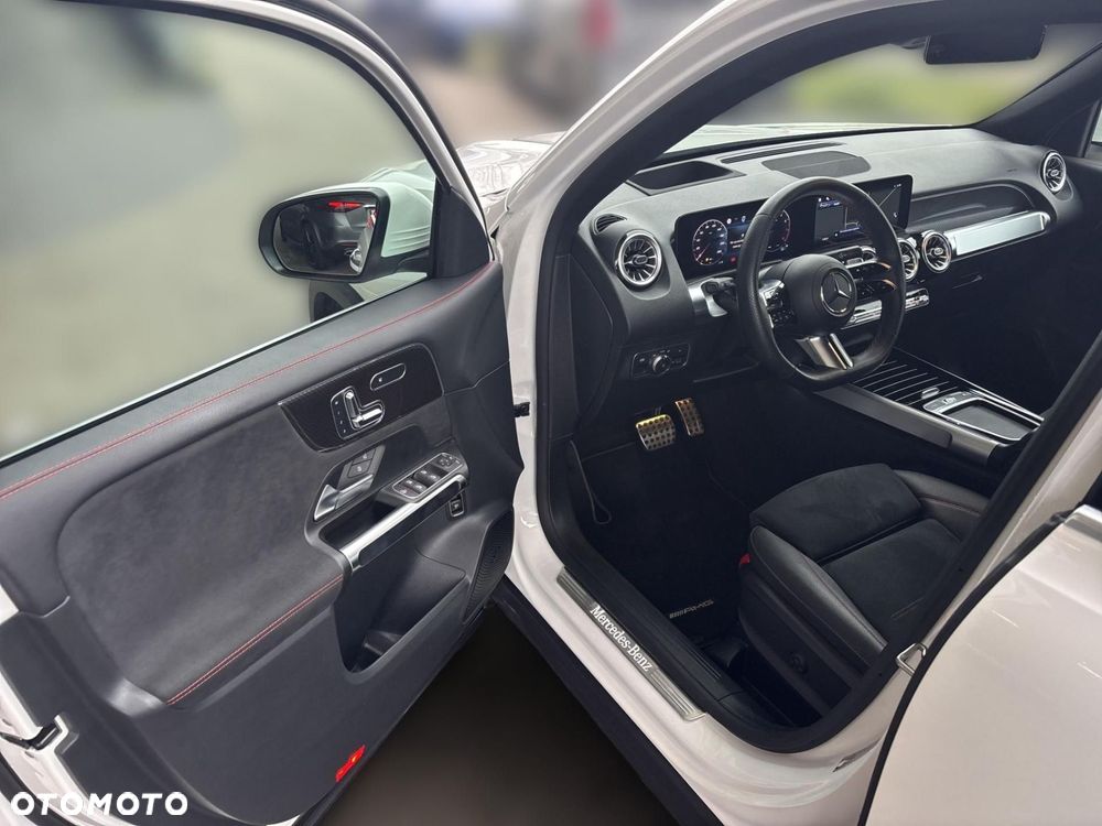 Mercedes-Benz GLB - 9