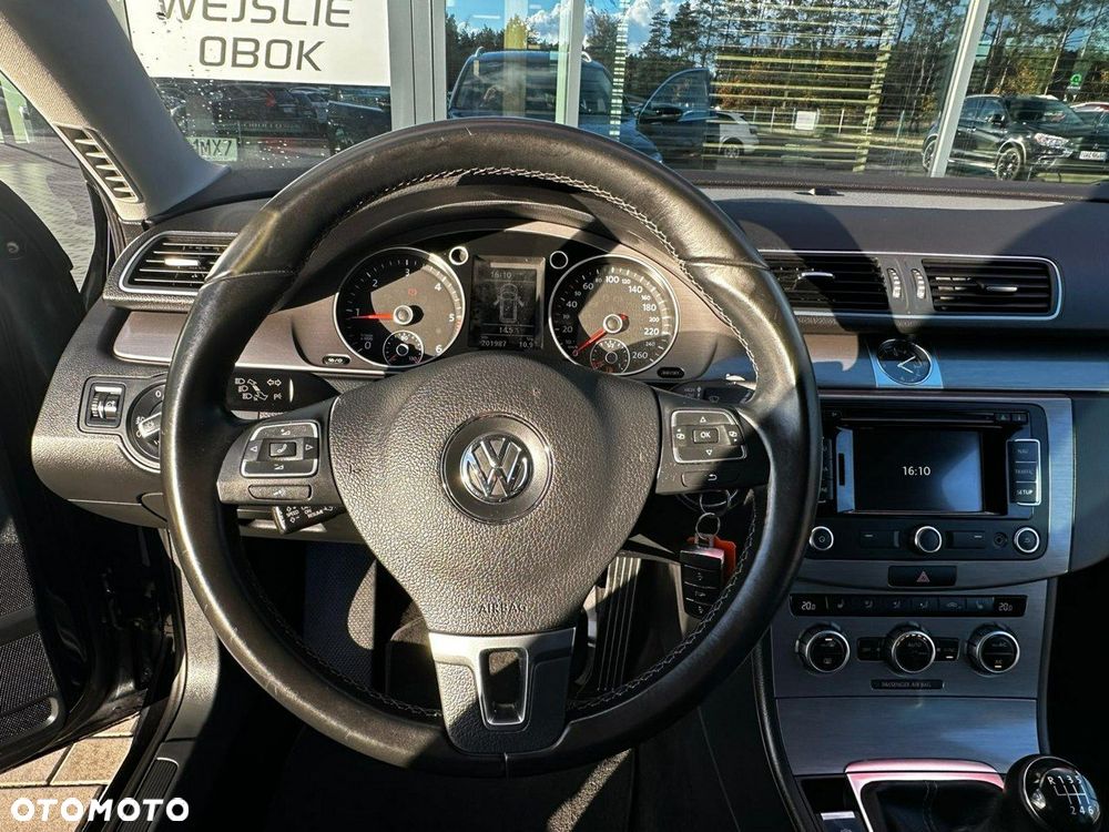 Volkswagen Passat 2.0 TDI DPF Highline - 19