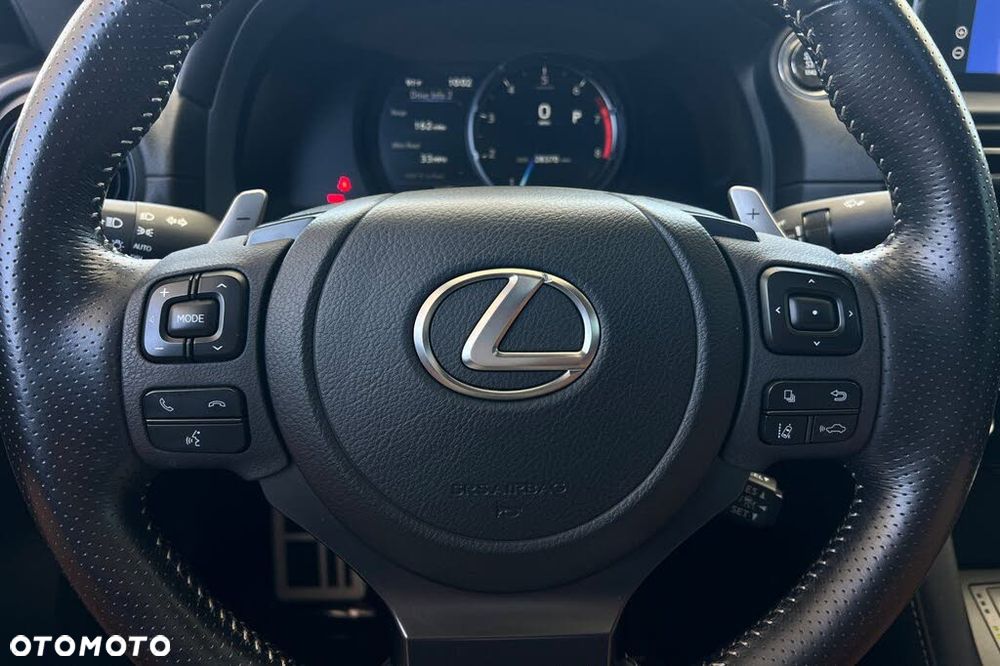 Lexus IS 200t / 300 F Sport - 18