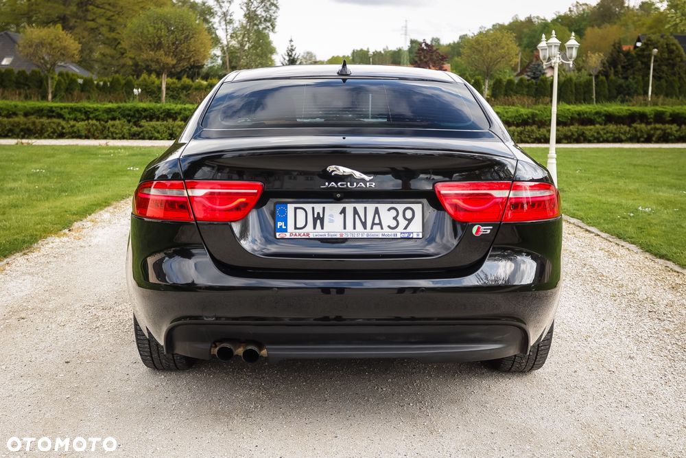 Jaguar XE 20d R-Sport - 9