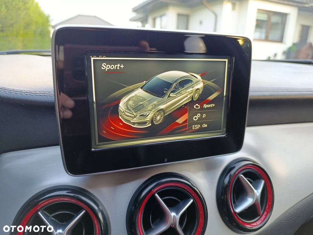 Mercedes-Benz CLA AMG 45 4Matic 7G-DCT - 10