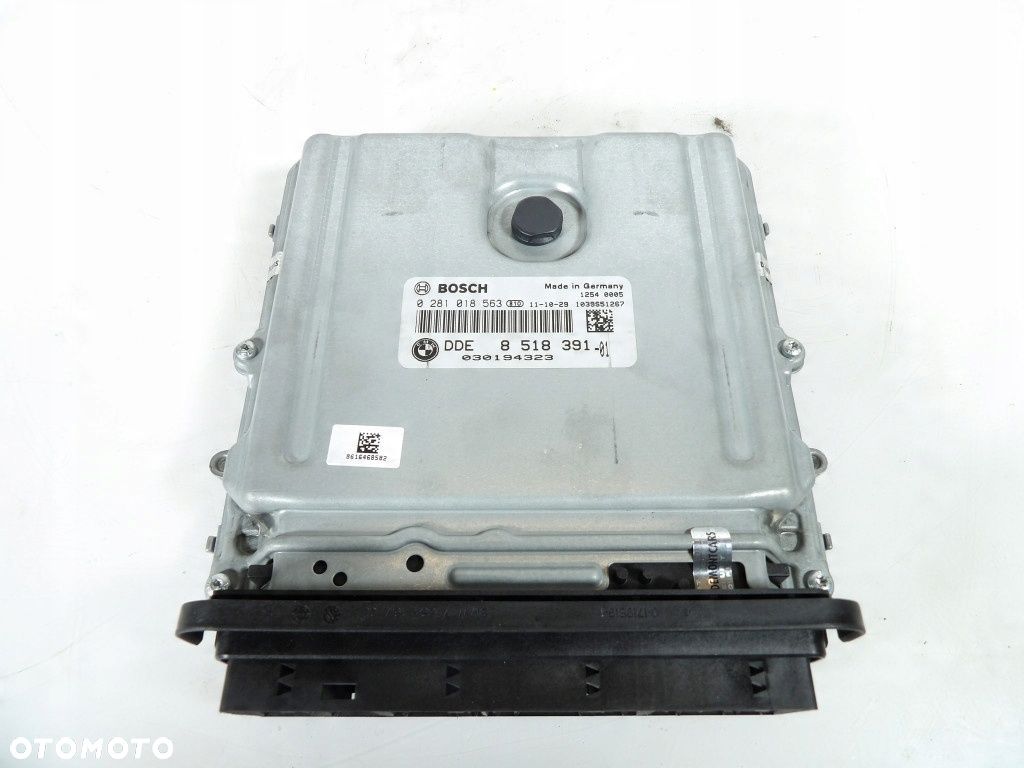 BMW 5 F10 F11 2.0D 211KM STEROWNIK SILNIKA 8518391 - 1