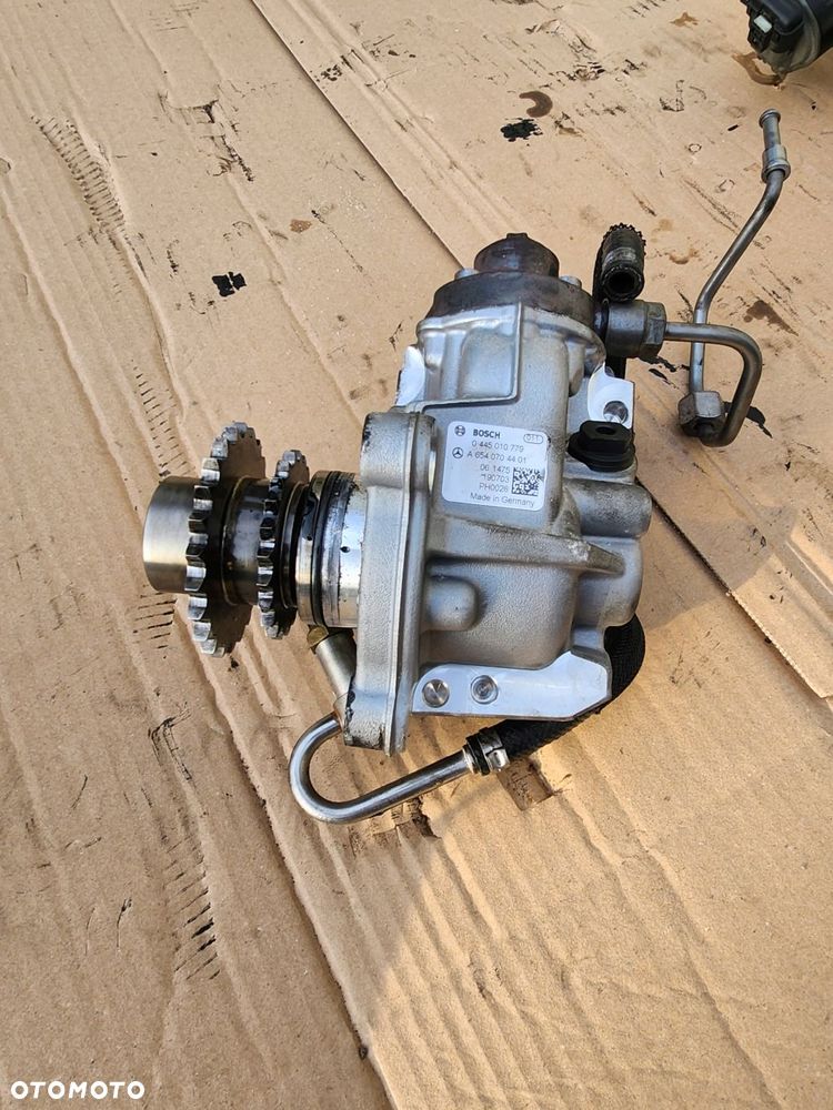 pompa wtryskowa mercedes a6540704401 - 2