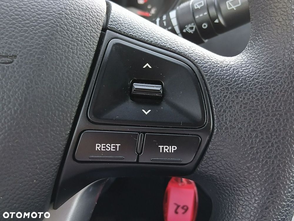 Kia Rio 1.2 L - 25