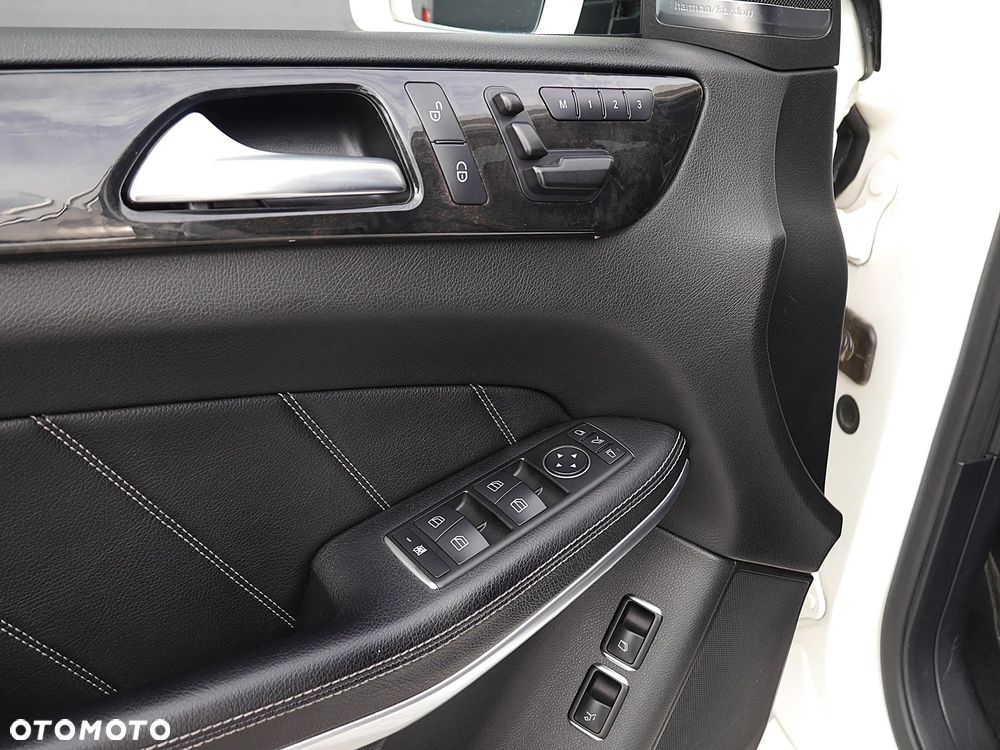 Mercedes-Benz GL 500 4-Matic - 23