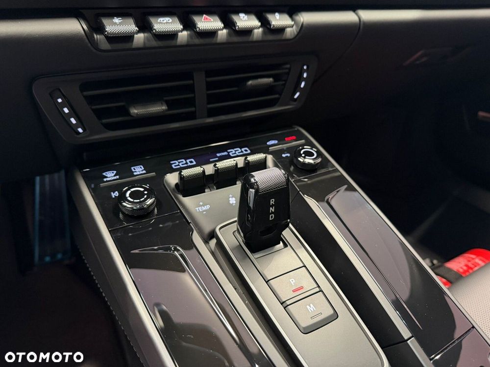 Porsche 911 Carrera - 22