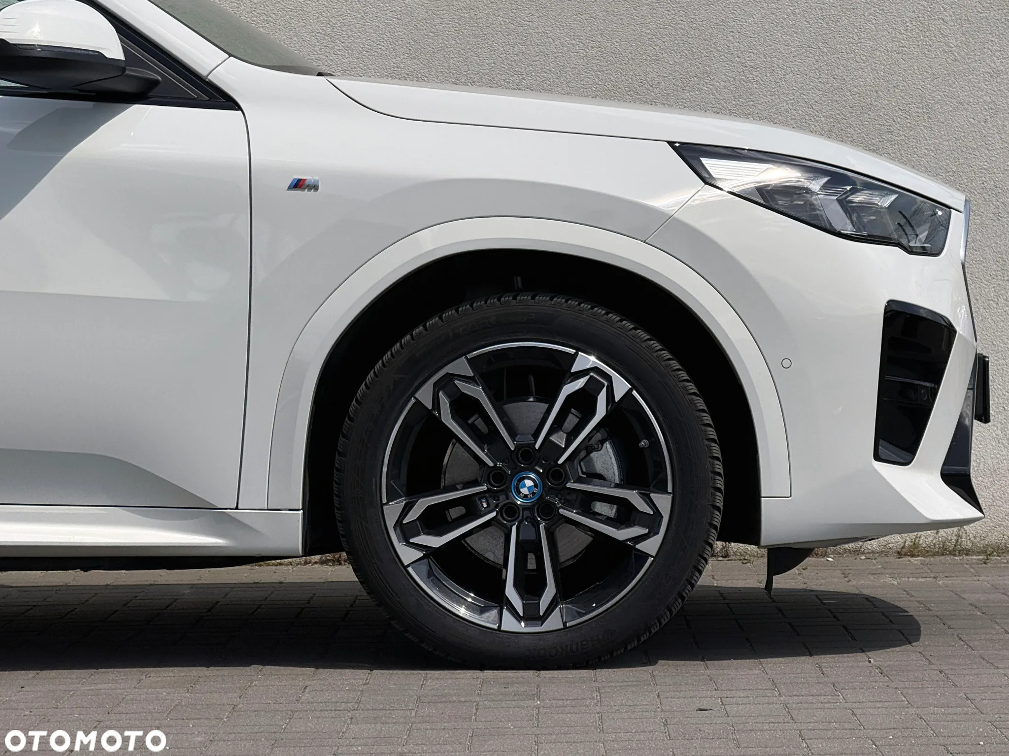 BMW iX2 eDrive20 66.5kWh - 8