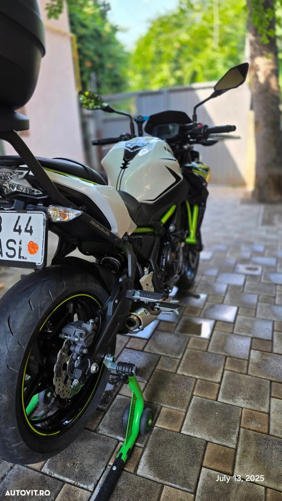 Kawasaki Z 650 - 10