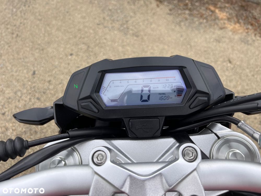 VOGE 500R - 4