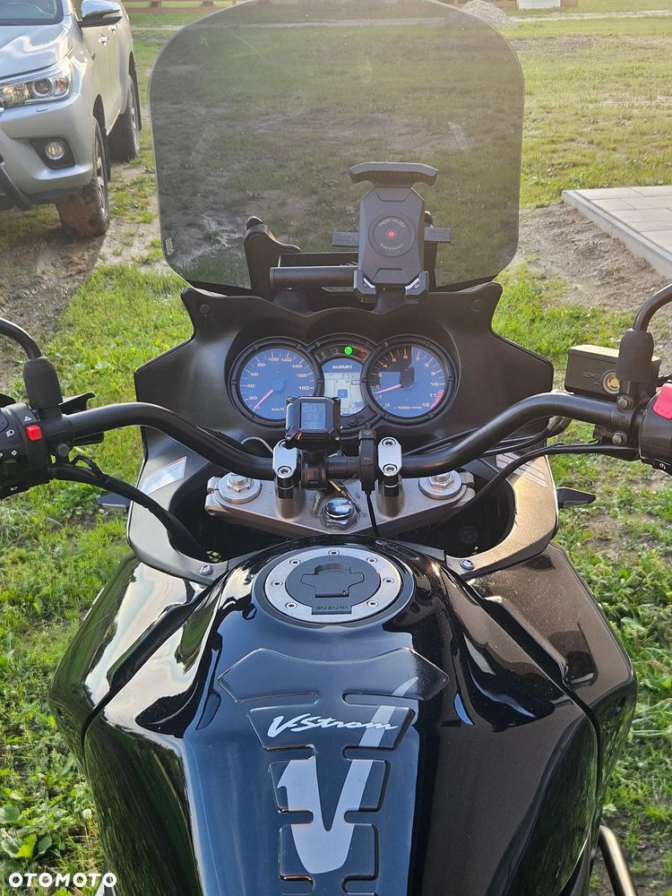 Suzuki V-STROM - 10