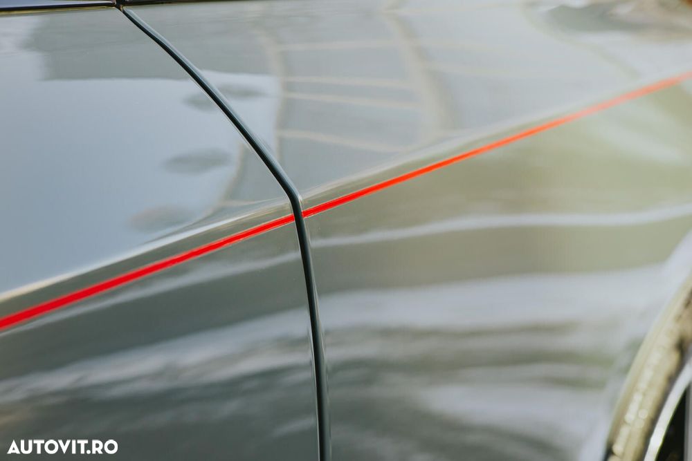 Rolls-Royce Spectre - 36