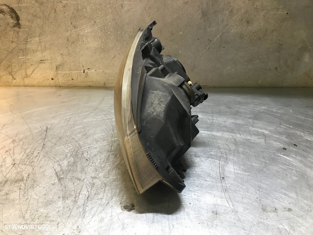 ÓTICA / FAROL RENAULT CLIO II FASE 2 01-06 (FUNDO PRETO) - ESQUERDO / DIREITO - 3