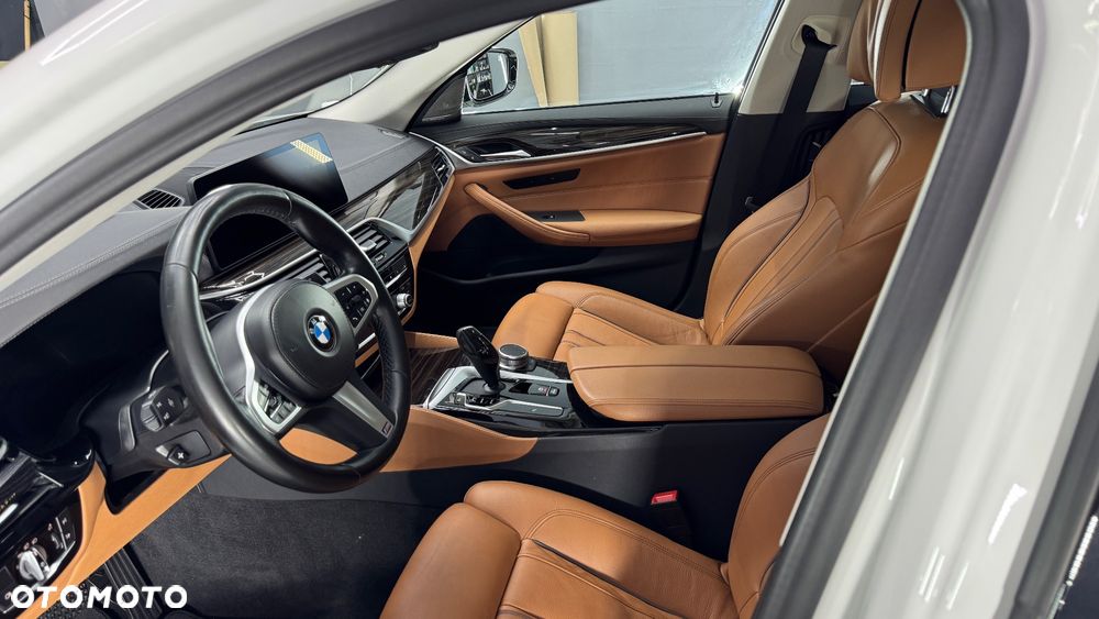 BMW Seria 5 530d Luxury Line - 16