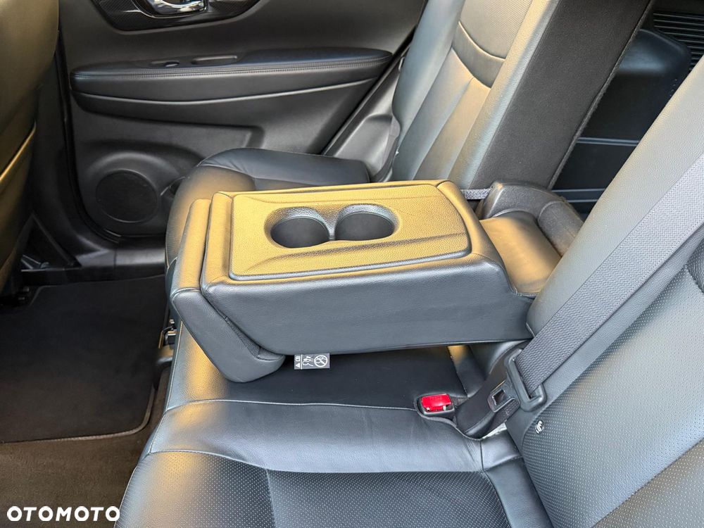 Nissan X-Trail 2.0 dCi Tekna 4WD Xtronic - 32