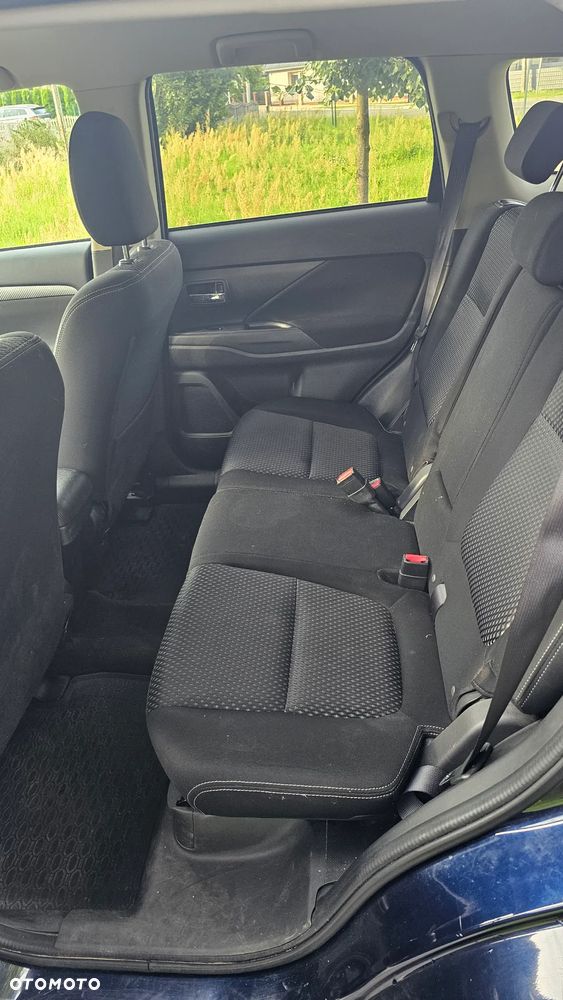 Mitsubishi Outlander - 14