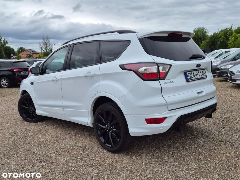 Ford Kuga 1.5 EcoBoost 2x4 ST-Line - 4