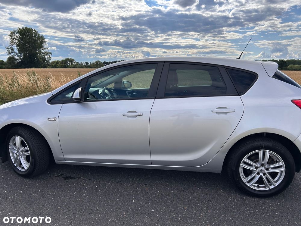 Opel Astra 1.4 Turbo - 4