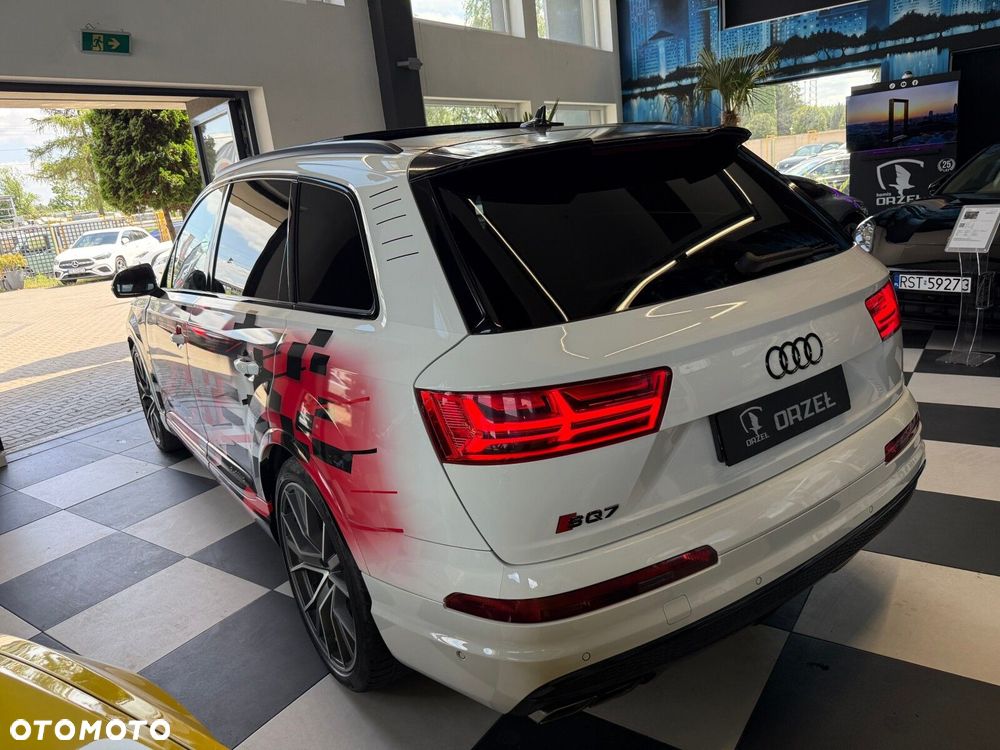Audi SQ7 - 7