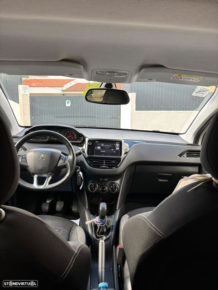 Peugeot 208 1.4 HDi - 13