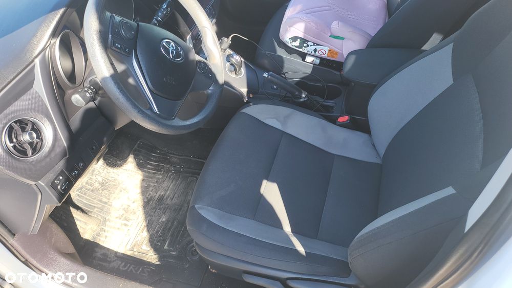 Toyota Auris Hybrid 135 Comfort - 8
