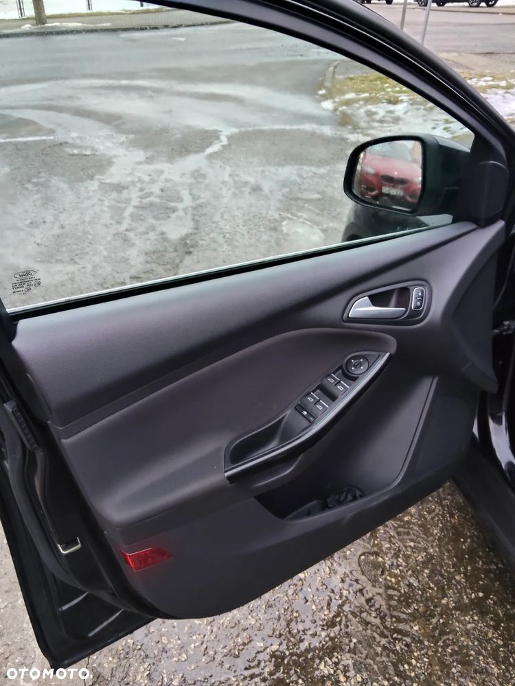 Ford Focus 1.0 EcoBoost Titanium - 18