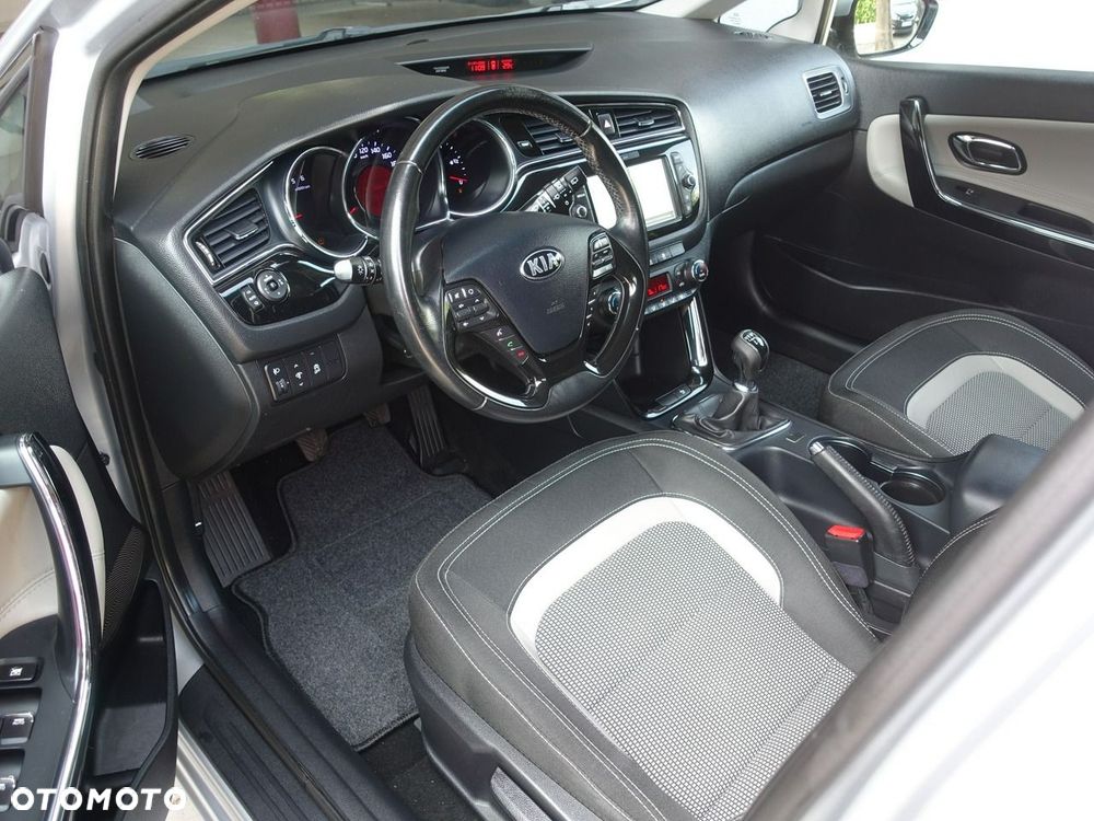 Kia Ceed - 7