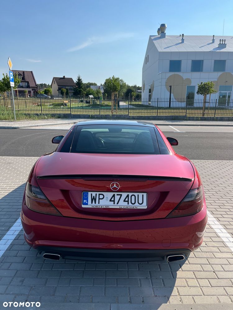Mercedes-Benz SLK 200 CGI - 6