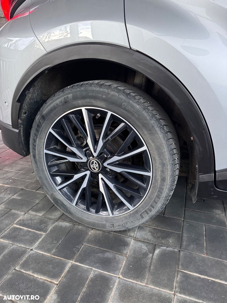 Toyota C-HR 1.8 HSD 122 CP 4x2 CVT C-lassy - 9