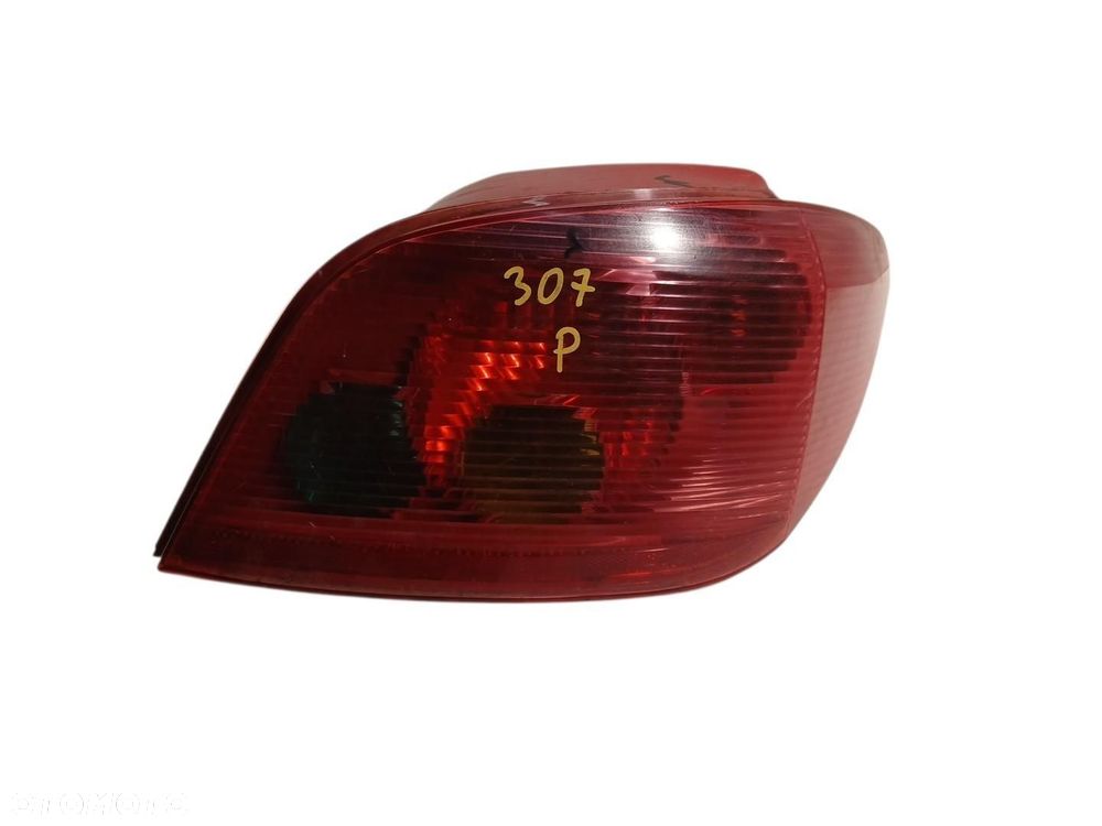 LAMPA PRAWA TYLNA TYŁ PEUGEOT 307 - 1