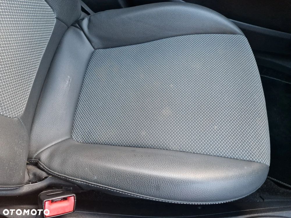 Opel Corsa 1.2 16V Essentia S&S - 29