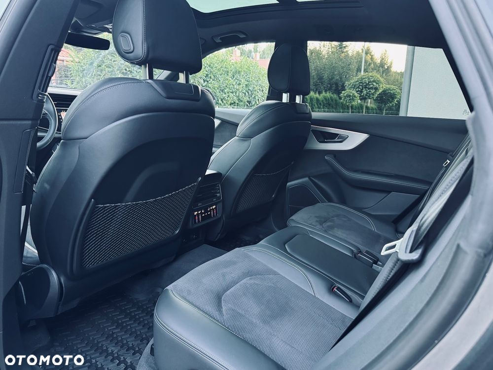 Audi Q8 55 TFSI mHEV Quattro Tiptronic - 16