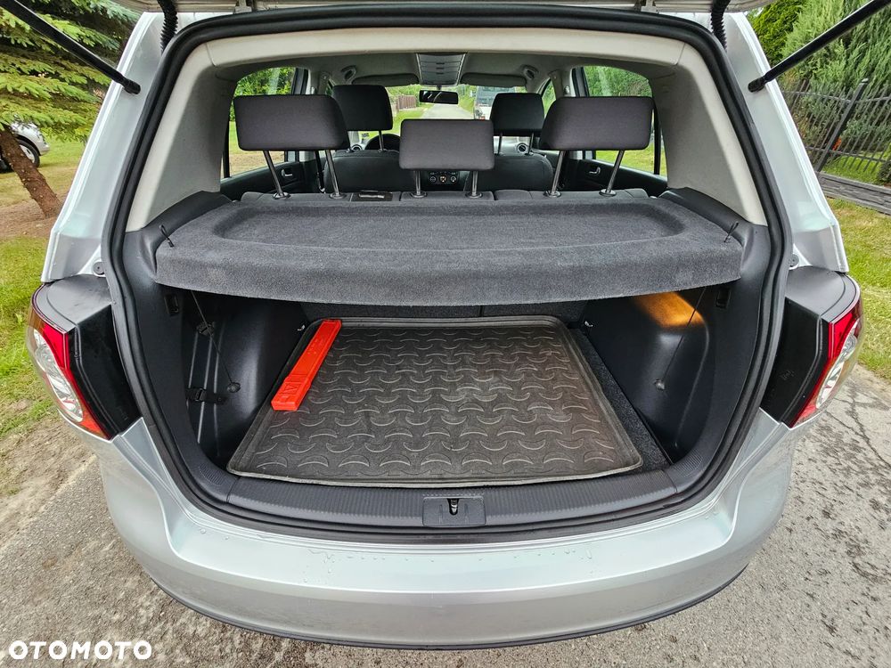 Volkswagen Golf Plus - 16