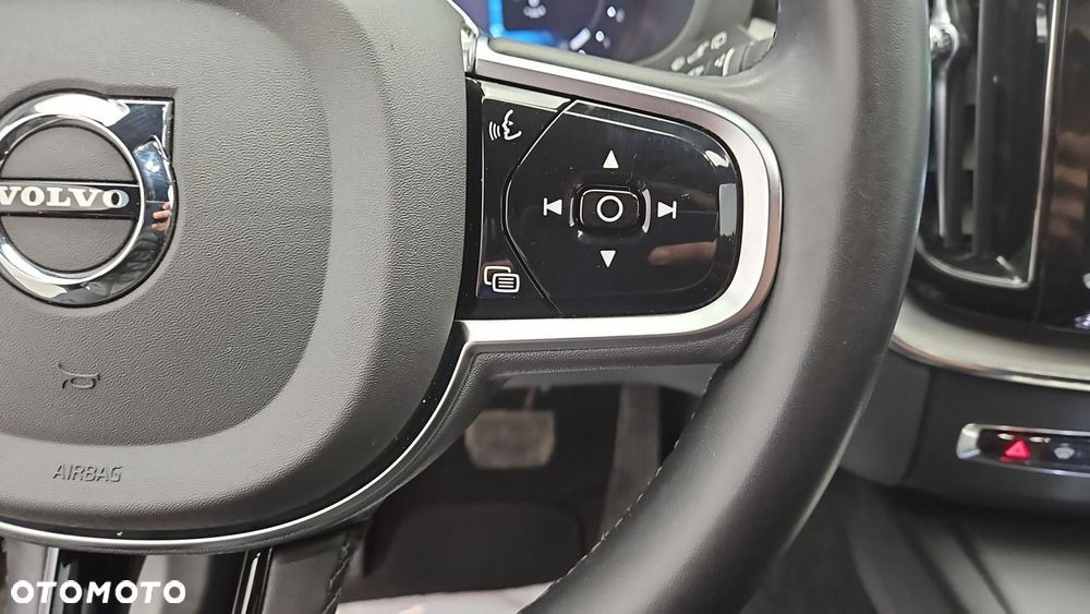 Volvo XC 60 B4 D AWD Plus Dark - 15