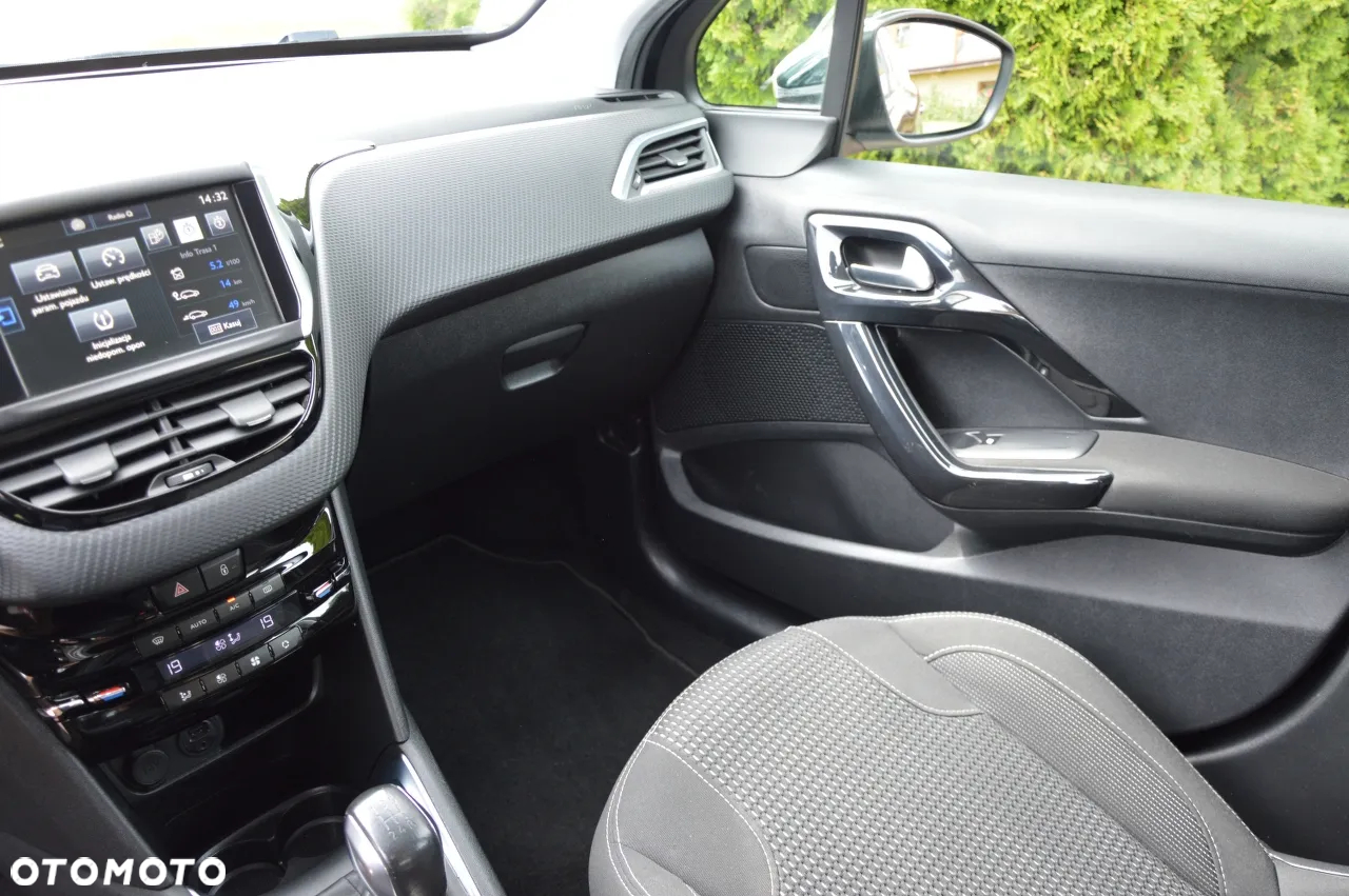Peugeot 208 1.2 PureTech Allure - 10