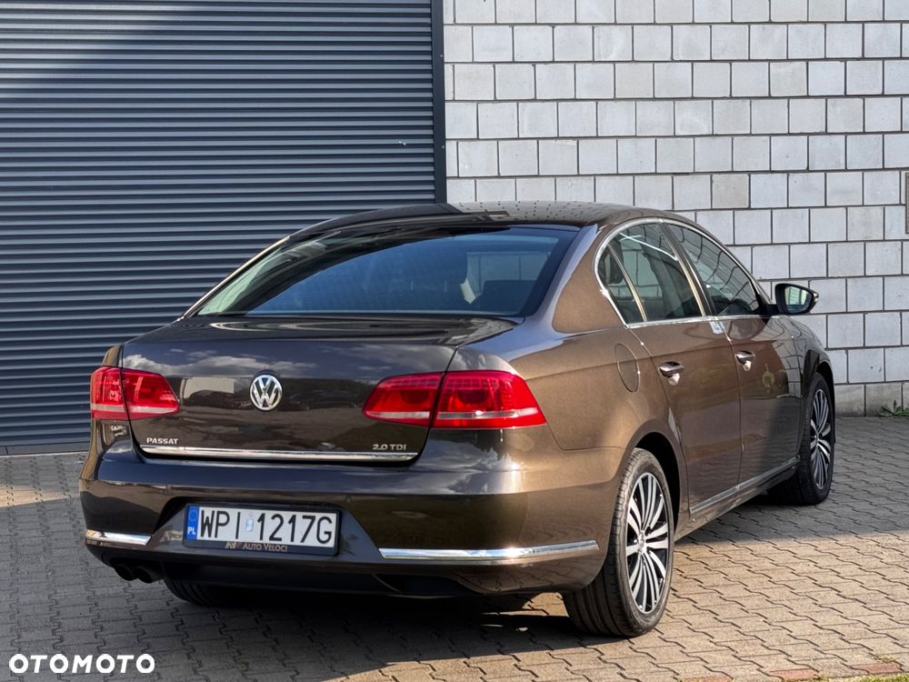 Volkswagen Passat 2.0 TDI Comfortline DSG - 13