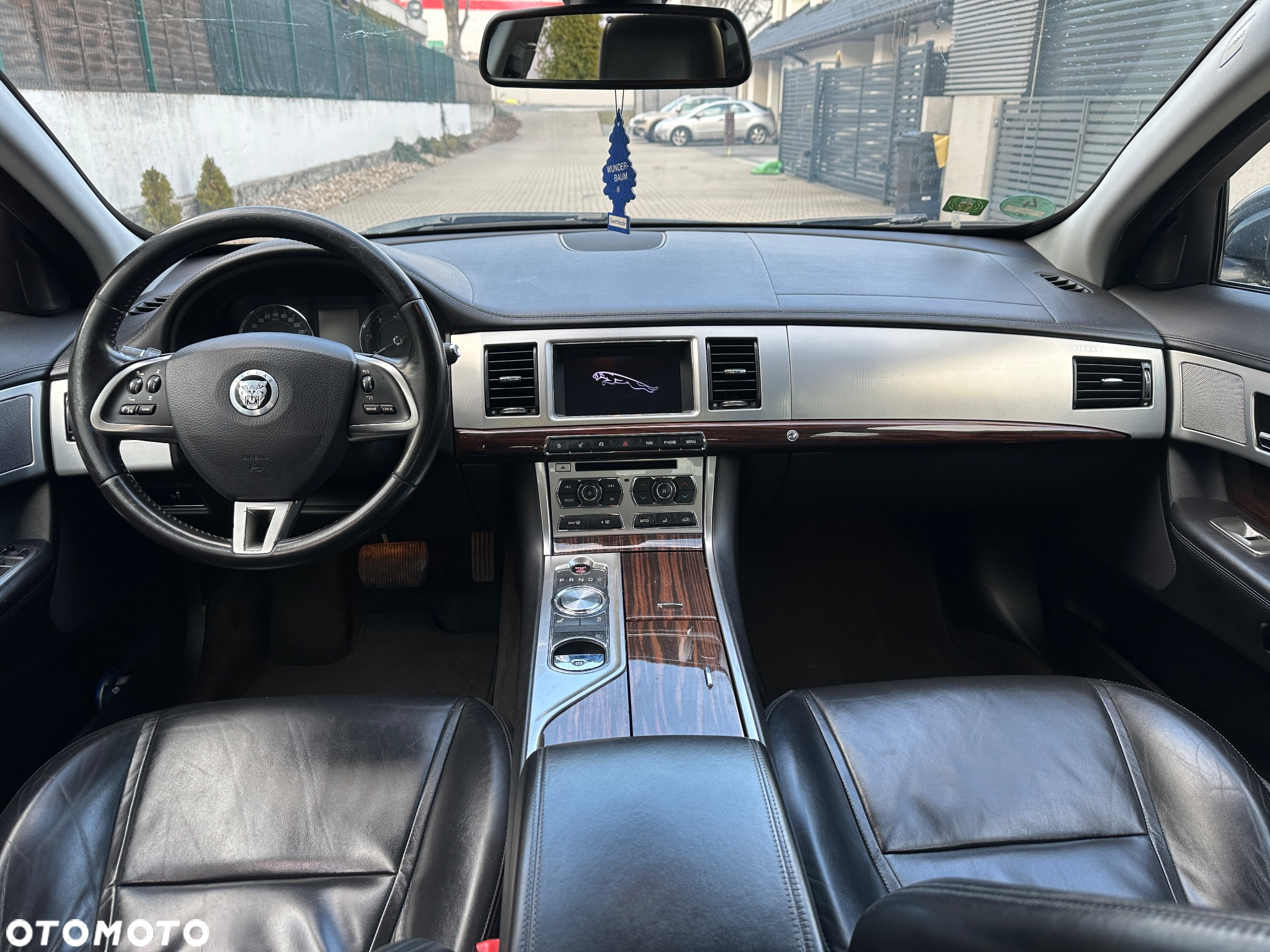 Jaguar XF 2.2 D Premium Luxury - 17