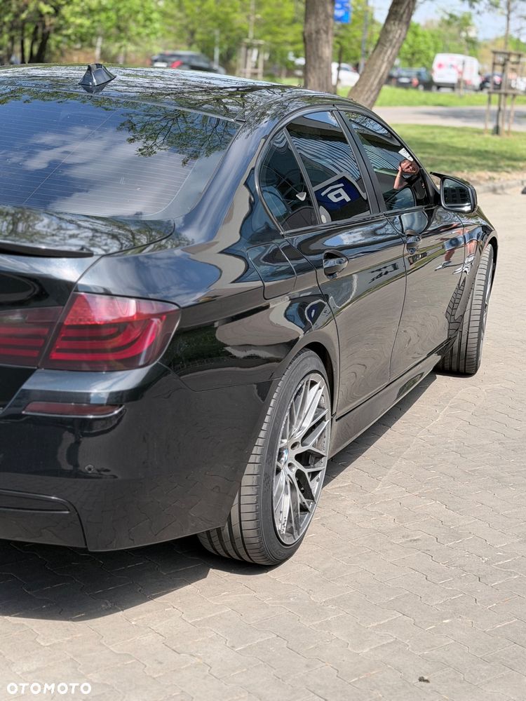 BMW Seria 5 525d - 12