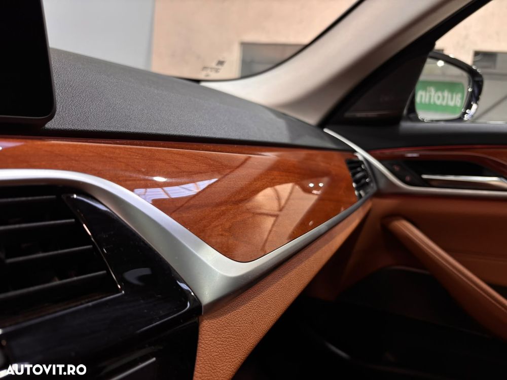 BMW Seria 5 540d xDrive AT MHEV - 19