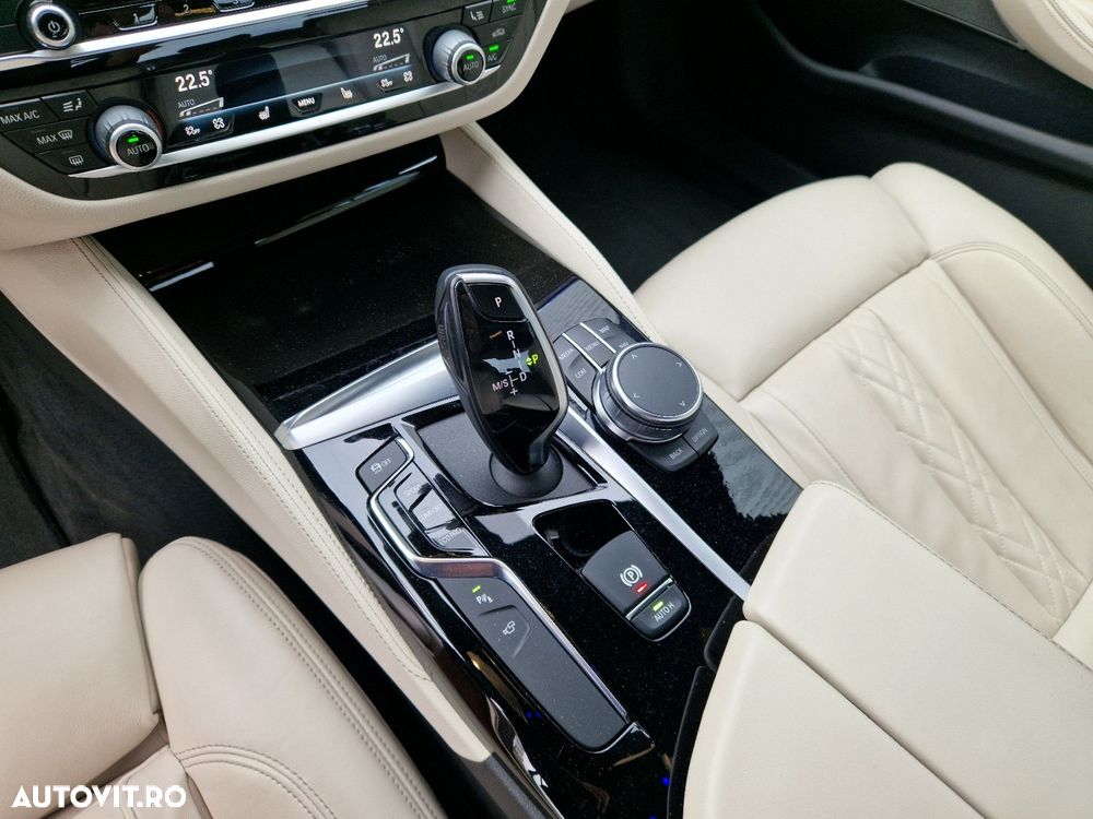 BMW Seria 5 540i xDrive AT - 40