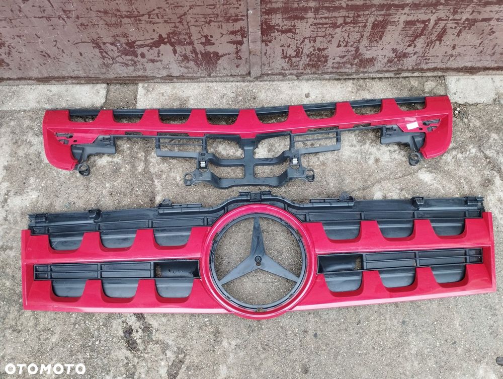 grill osłona atrapa mercedes actros mp4 a960 a9608850754 a9607500418 - 1