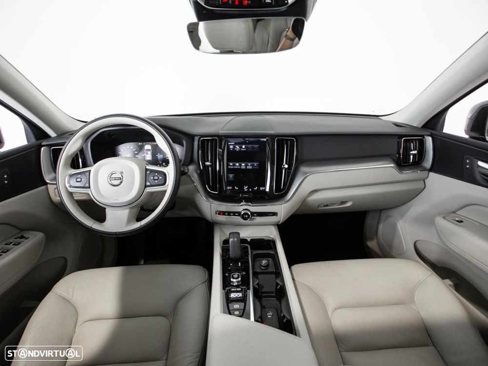 Volvo XC 60 2.0 T8 PHEV Momentum Plus AWD - 6
